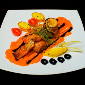 Морской окунь с апельсиново-морковным мусом