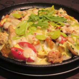 Горячая сковородка «С курицей» от Кафе «Домашний ресторанчик»