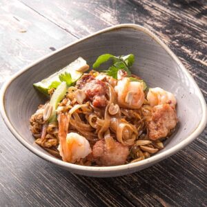 Рисовая лапша с курицей и креветками