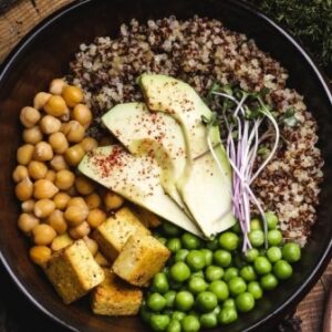 Боул из киноа на масле «Гхи» с овощами от Green Food Cafe