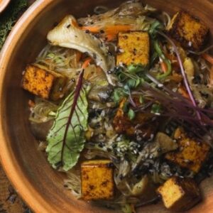 Стеклянная лапша с тофу и овощами от Green Food Cafe