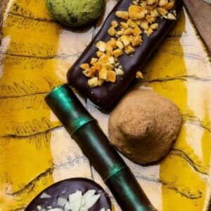 Трюфель из черного шоколада с сыром «Дор блю» от Green Food Cafe