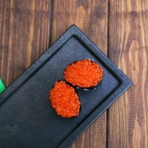 Суши «Гункан икура» от Sushi Life