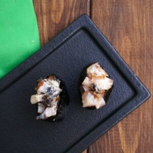 Суши «Гункан спайс унаги» от Sushi Life