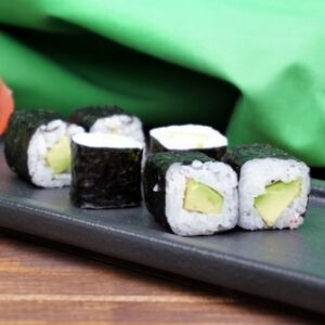Ролл с авокадо от Sushi Life