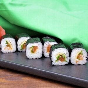 Ролл «Сяке с сыром» от Sushi Life