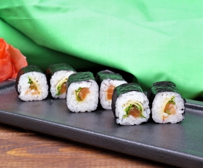 Ролл «Сяке с сыром» от Sushi Life