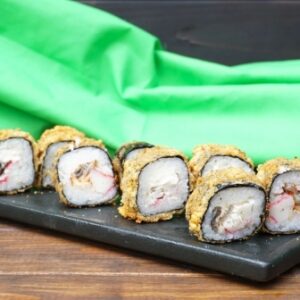 Теплый ролл «Унаги кани» от Sushi Life