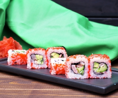 Ролл «Калифорния с креветкой» от Sushi Life