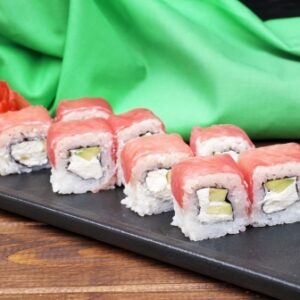 Ролл «Филадельфия с тунцом» от Sushi Life