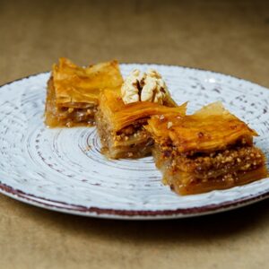 Пахлава медовая с фундуком и грецким орехом