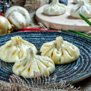 Хинкали с сыром сулугуни и сливками