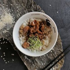Курица терияки с паровым рисом (200 / 100г)