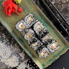 Калифорния с угрем (180г)