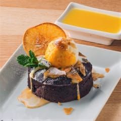 Брауни с имбирным мороженым (150 / 30г)