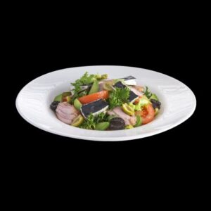 Салат с курицей и черным камамбером